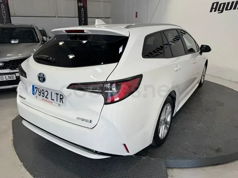 Usado Toyota Corolla Active 122 CV (89 kW) 2021 Blanco Familiar