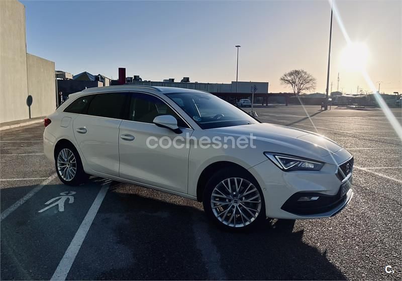 Usado Seat Leon XCELLENCE 150 CV (110 kW) 2022 Blanco Familiar