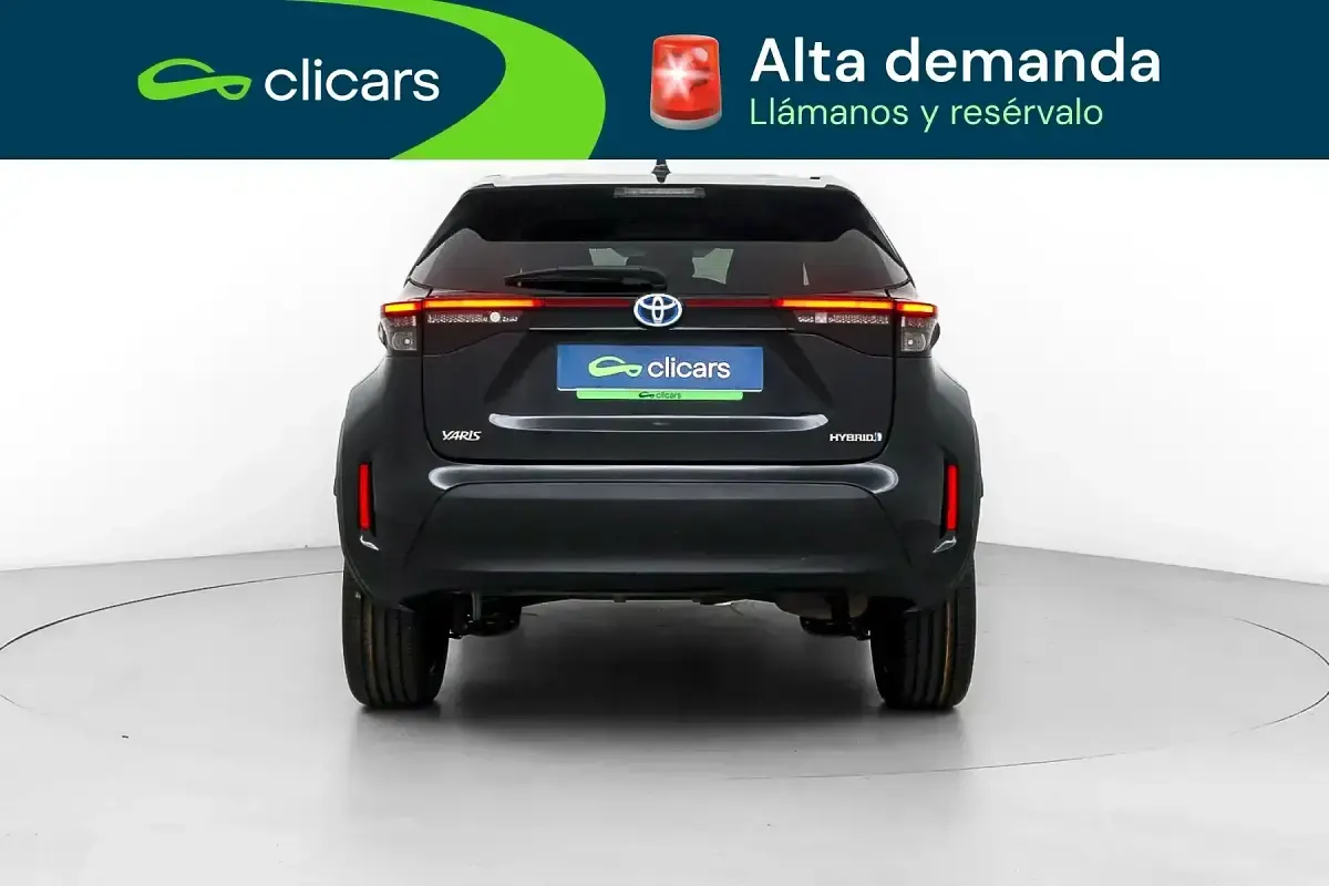 Usado Toyota Yaris Cross Style 116 CV (85 kW) 2022 Negro SUV