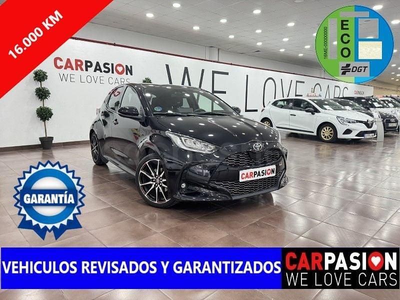 Usado Toyota Yaris Hybrid Sport 116 CV (85 kW) 2023 Negro Berlina