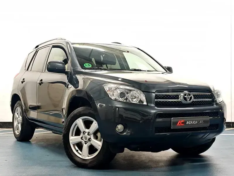 Usado Toyota RAV4 Luna 152 CV (111 kW) 2008 Gris / plata SUV