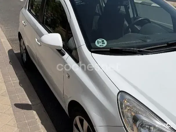Usado Opel Corsa Selective 75 CV (55 kW) 2012 Blanco Utilitario