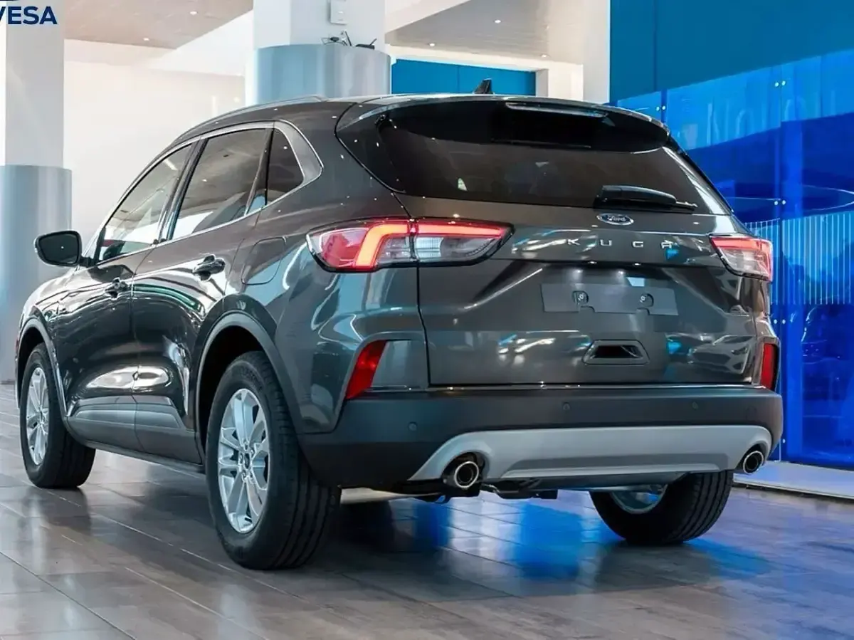 Usado Ford Kuga ST-Line 150 CV (110 kW) 2023 Gris SUV