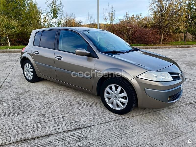 Beige Usado 2008 Renault Mégane II Berlina | 3550 € (Buen precio) - Imagen 1/4