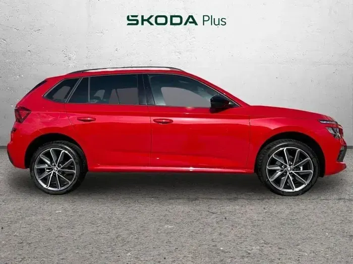 Usado Skoda Kamiq 115 CV (84 kW) 2025 Rojo SUV