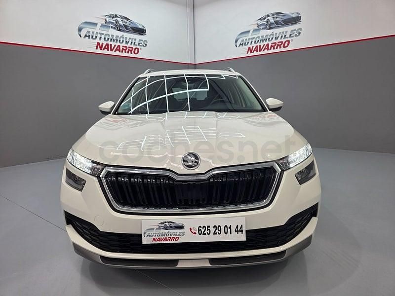 Usado Skoda Kamiq Ambition 110 CV (80 kW) 2021 Blanco SUV