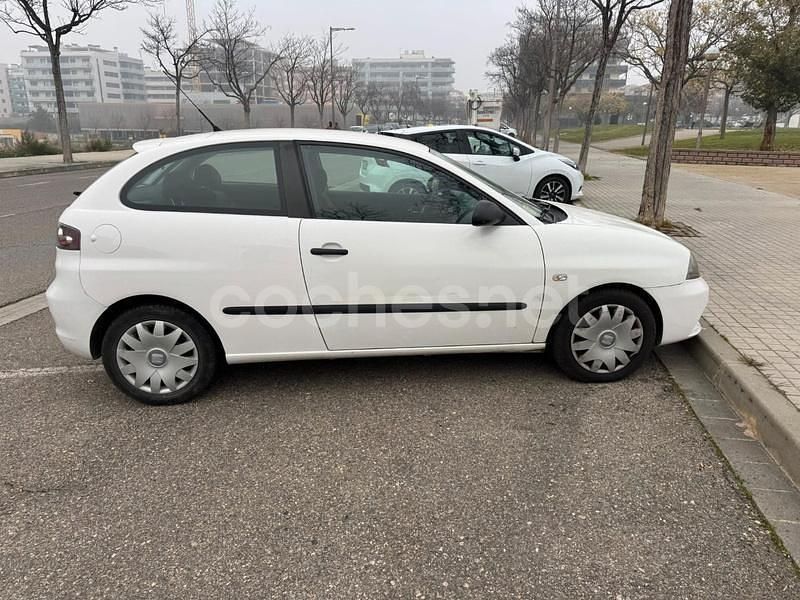 Blanco Usado 2006 Seat Ibiza Reference Berlina | 2650 € (Precio justo) - Imagen 1/4