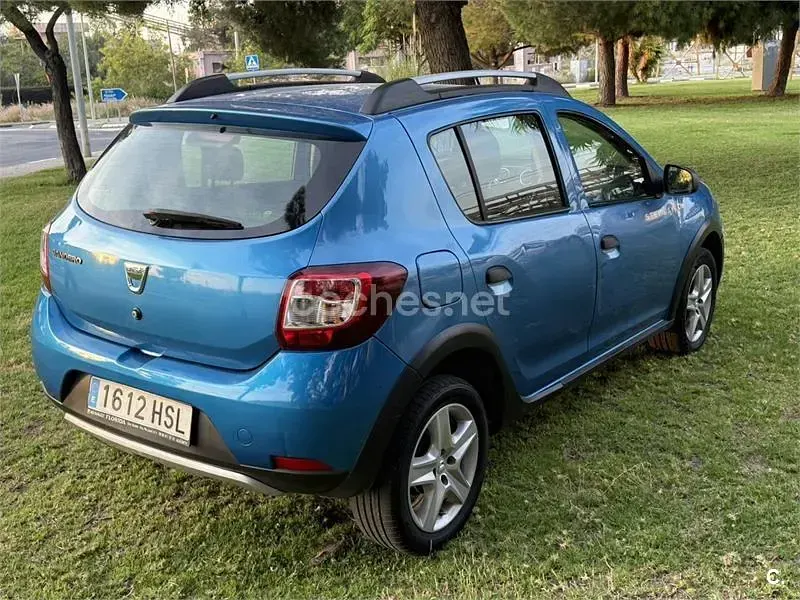 Usado Dacia Sandero Stepway 90 CV (66 kW) 2013 Azul Berlina