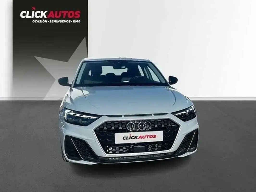 Usado Audi A1 Comfort 95 CV (69 kW) 2024 Gris SUV
