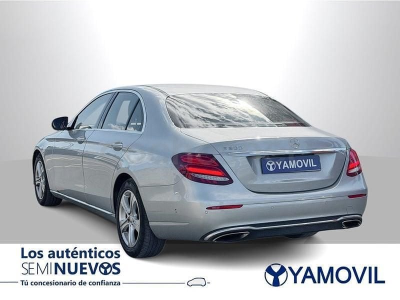 Usado Mercedes E300 245 CV (180 kW) 2017 Gris / plata Berlina