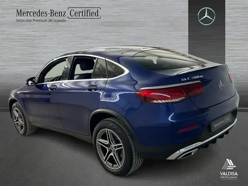 Usado Mercedes GLC300e AMG line 306 CV (225 kW) 2021 Azul brillante SUV