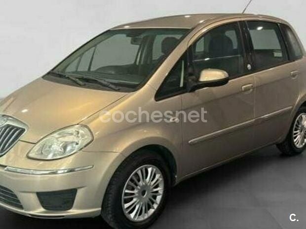Beige Usado 2007 Lancia Musa Monovolumen | 2800 € - Imagen 1/2