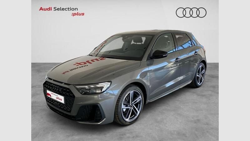 Usado Audi A1 Sportback Black Edition 116 CV (85 kW) 2024 Gris cronos (metalizado)/techo negro mito Utilitario