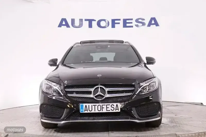 Usado Mercedes C220 AMG line 170 CV (125 kW) 2018 Negro Familiar