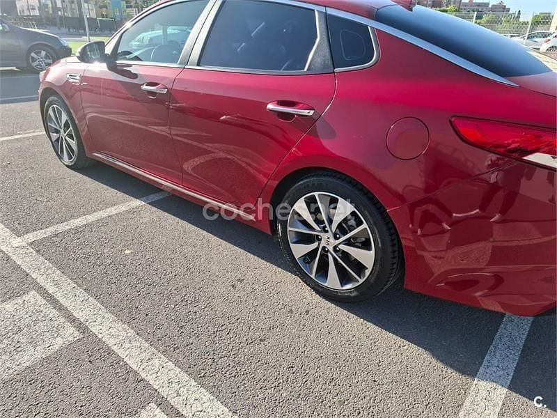 Usado Kia Optima 141 CV (103 kW) 2017 Granate Berlina