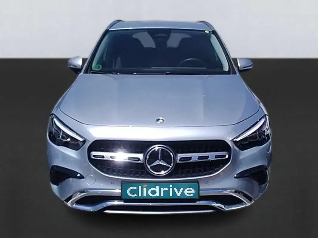 Usado Mercedes GLA200 150 CV (110 kW) 2024 Gris SUV