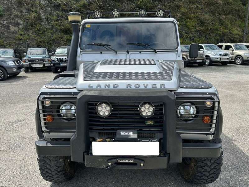 Usado Land Rover Defender SE 122 CV (89 kW) 2007 Plateado SUV