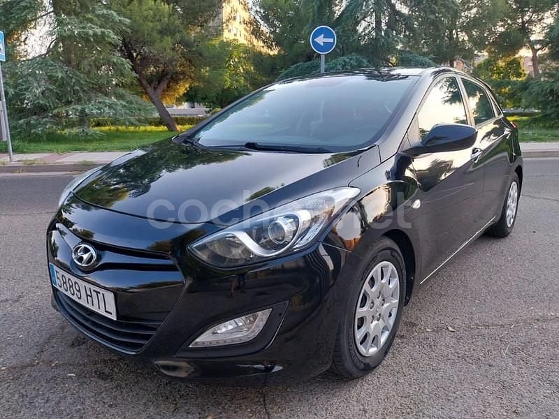 Negro Usado 2013 Hyundai i30 Berlina | 7500 € (Precio justo) - Imagen 1/4