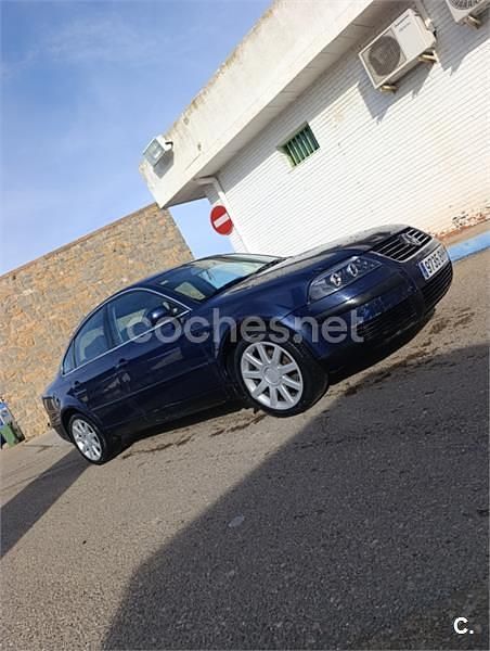 Usado VW Passat Highline 130 CV (95 kW) 2001 Azul Berlina