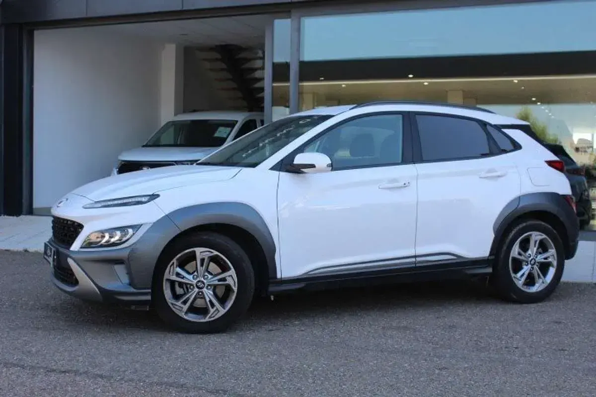 Usado Hyundai Kona 120 CV (88 kW) 2022 Blanco SUV