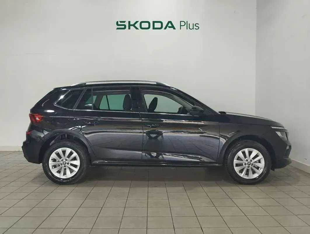 Usado Skoda Kamiq Selection 116 CV (85 kW) 2025 Negro SUV