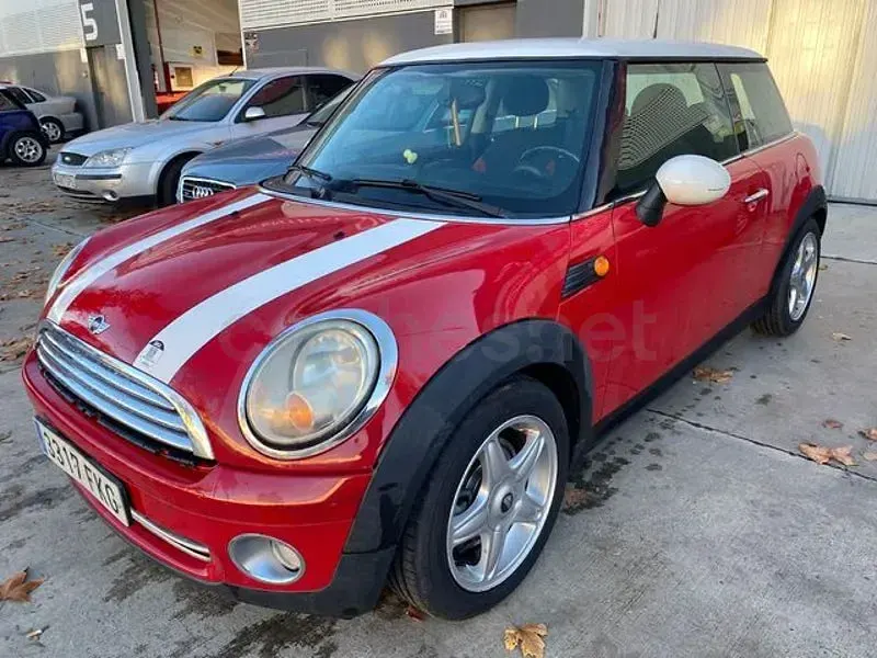 Usado Mini Cooper 120 CV (88 kW) 2006 Rojo Utilitario