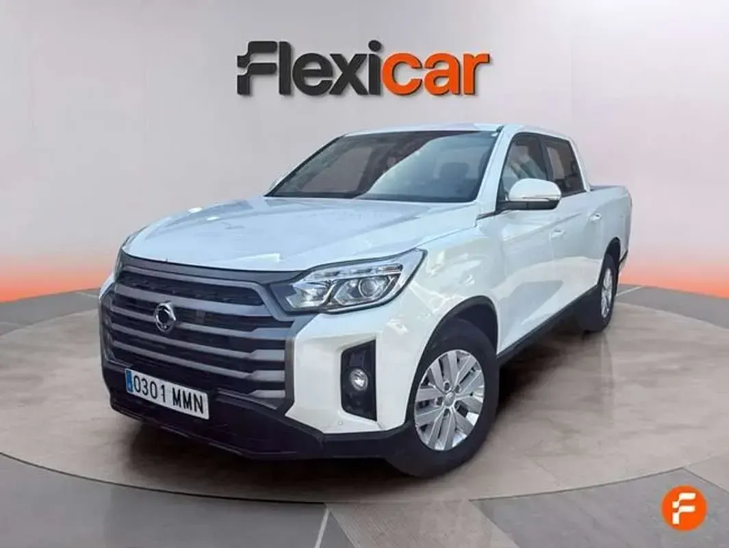 Usado SsangYong Musso 203 CV (149 kW) 2023 Blanco Pickup/Camioneta