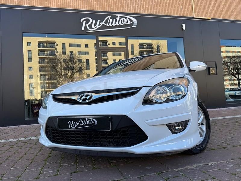 Usado Hyundai i30 Comfort 90 CV (66 kW) 2010 Blanco Berlina