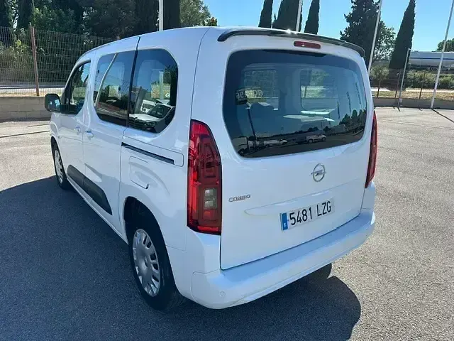 Usado Opel Combo Edition+ 100 CV (73 kW) 2022 Blanco Monovolumen