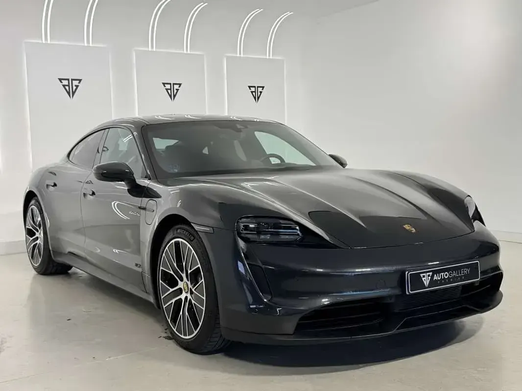 Usado Porsche Taycan 300 kW (408 CV) 2022 Gris Berlina