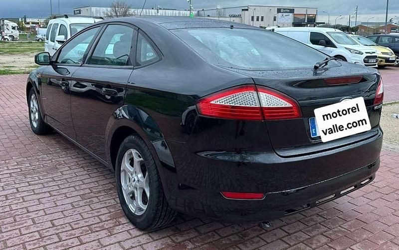 Usado Ford Mondeo Trend 140 CV (102 kW) 2008 Negro Berlina