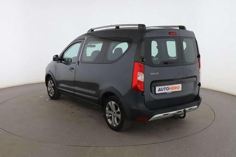Usado Dacia Dokker Stepway 75 CV (55 kW) 2016 Gris Monovolumen