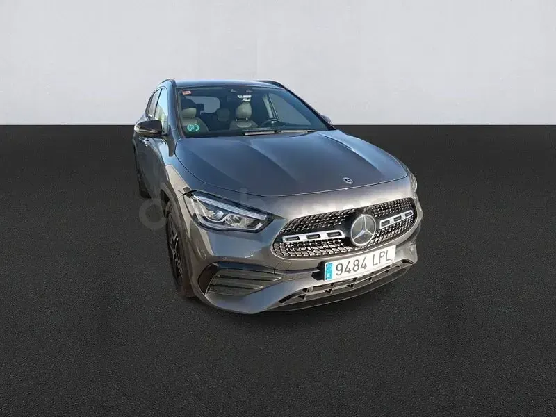 Usado Mercedes GLA200 150 CV (110 kW) 2021 Gris / plata SUV