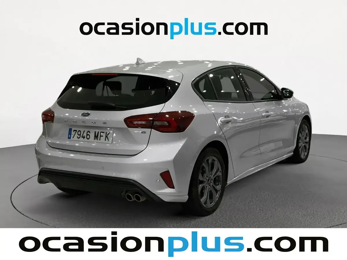 Usado Ford Focus ST-Line 125 CV (91 kW) 2023 Plateado Utilitario
