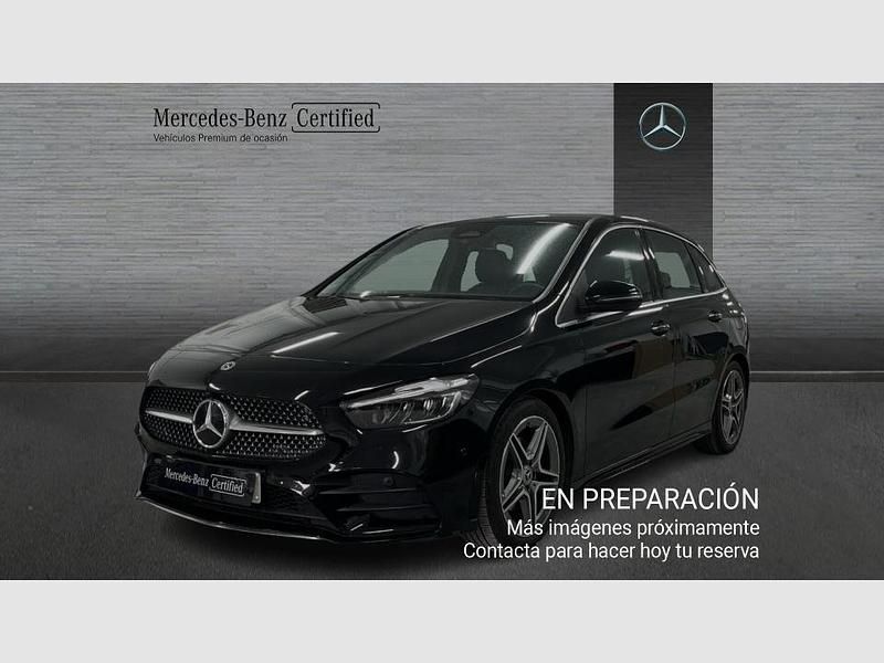 Usado Mercedes B200 AMG line 150 CV (110 kW) 2024 Negro Monovolumen
