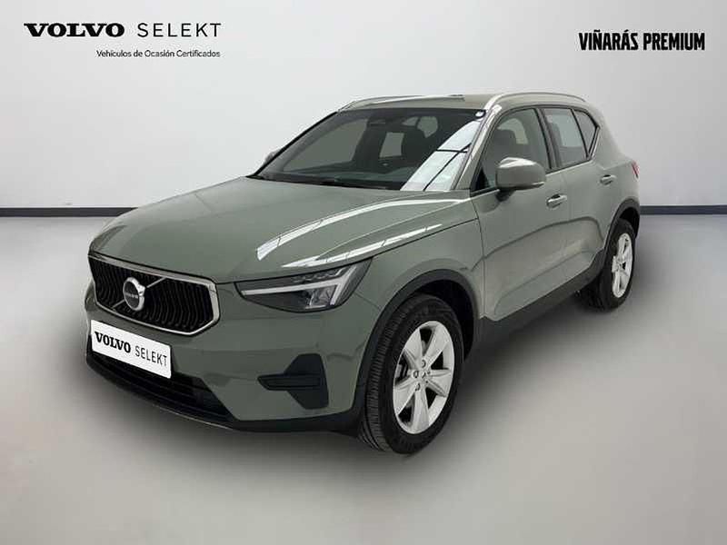 Verde Usado 2025 Volvo XC40 Core SUV | 33.990 € - Imagen 1/4