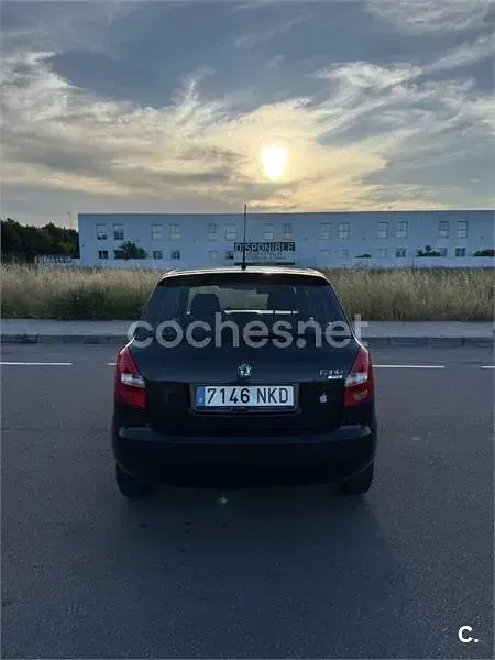 Usado Skoda Fabia 60 CV (44 kW) 2011 Negro Berlina