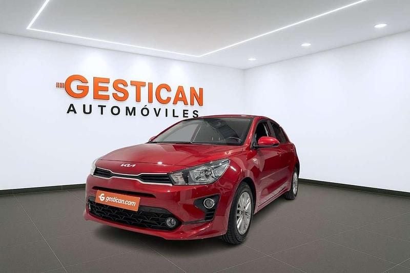 Rojo Usado 2023 Kia Rio Utilitario | 12.990 € (Precio justo) - Imagen 1/4