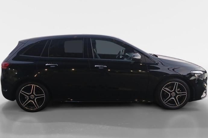Usado Mercedes B200 150 CV (110 kW) 2024 Negro Monovolumen
