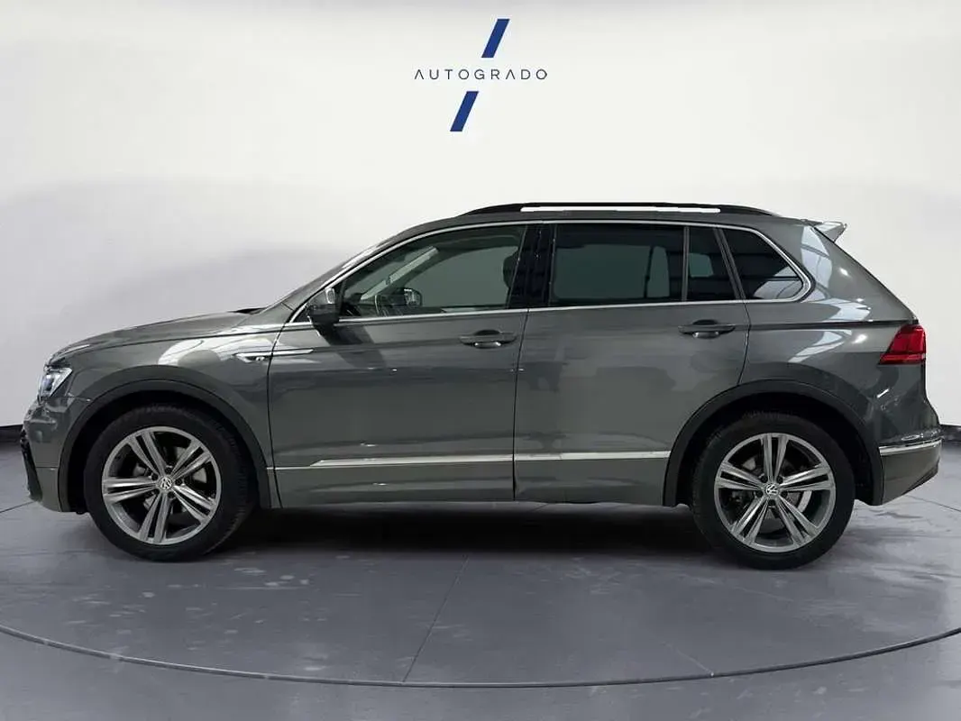 Usado VW Tiguan R-line 150 CV (110 kW) 2019 Gris SUV