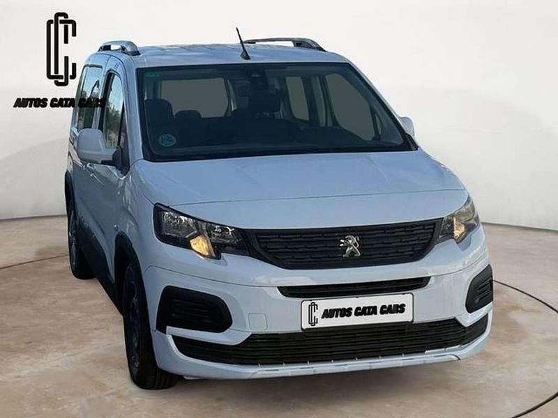 Usado Peugeot Rifter Allure 100 CV (73 kW) 2019 Blanco Monovolumen