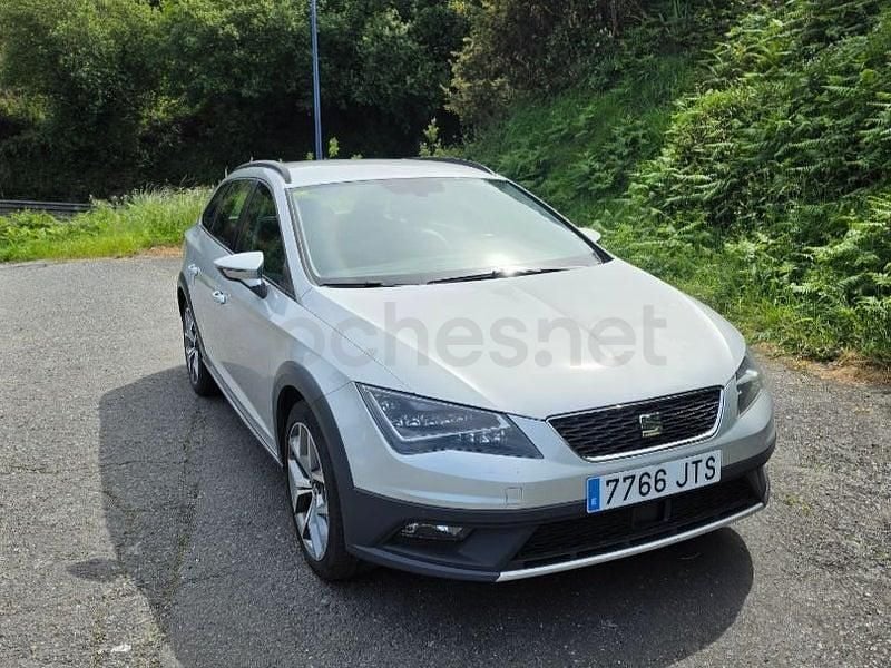 Usado Seat Leon 4Drive 150 CV (110 kW) 2016 Gris / plata Familiar