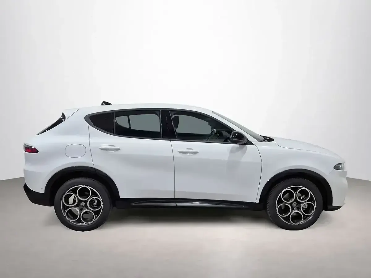 Usado Alfa Romeo Tonale Sprint 131 CV (96 kW) 2024 Blanco SUV
