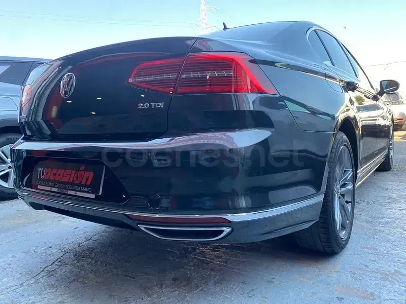 Usado VW Passat Exclusive 150 CV (110 kW) 2017 Gris / plata Berlina