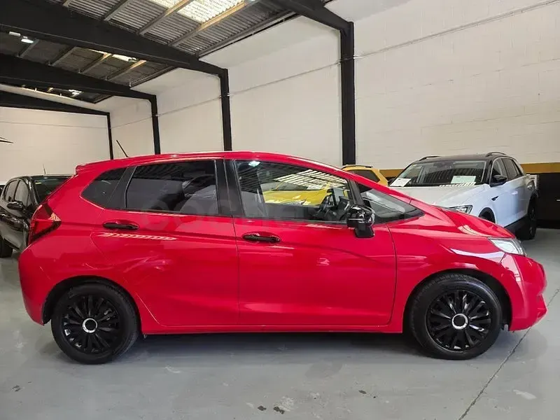 Usado Honda Jazz Comfort 102 CV (75 kW) 2017 Rojo Utilitario
