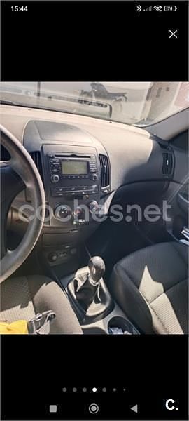 Usado Hyundai i30 Classic 90 CV (66 kW) 2010 Blanco Berlina
