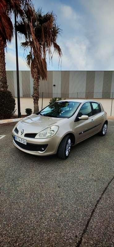 Usado Renault Clio II Authentique 68 CV (50 kW) 2007 Beige Utilitario