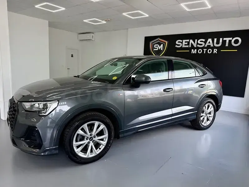 Usado Audi Q3 Sportback S-Line 150 CV (110 kW) 2021 Gris / plata SUV