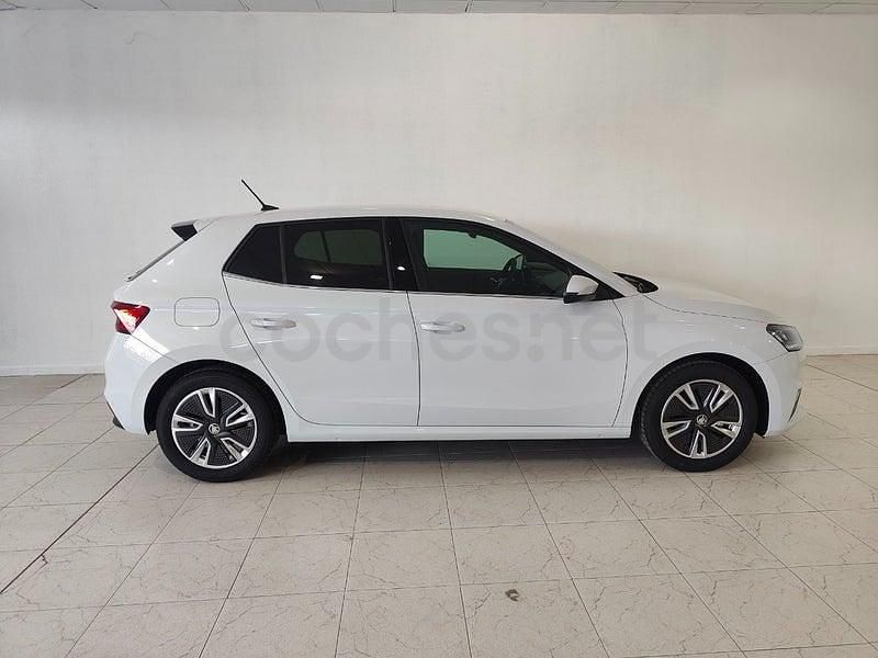 Usado Skoda Fabia Essence 80 CV (58 kW) 2023 Blanco Utilitario