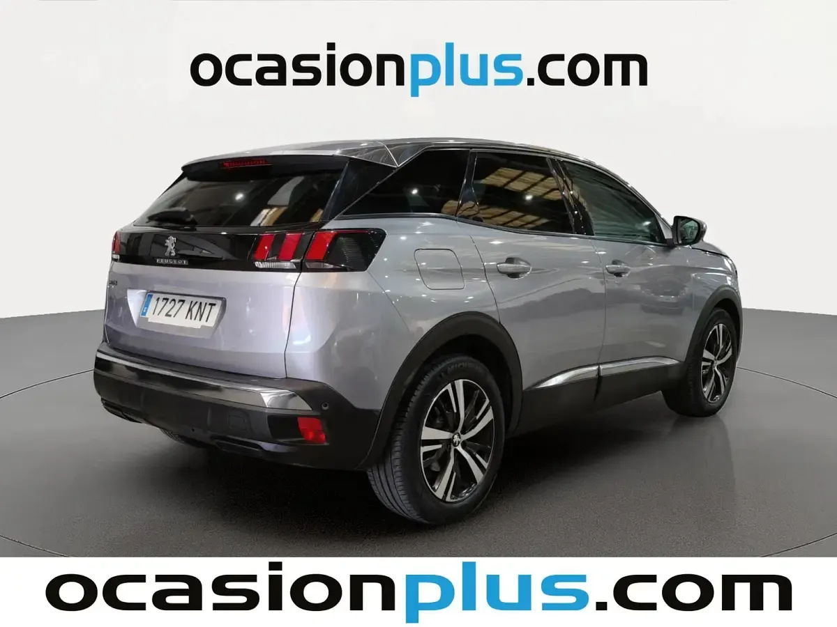 Usado Peugeot 3008 Allure 131 CV (96 kW) 2018 Gris SUV